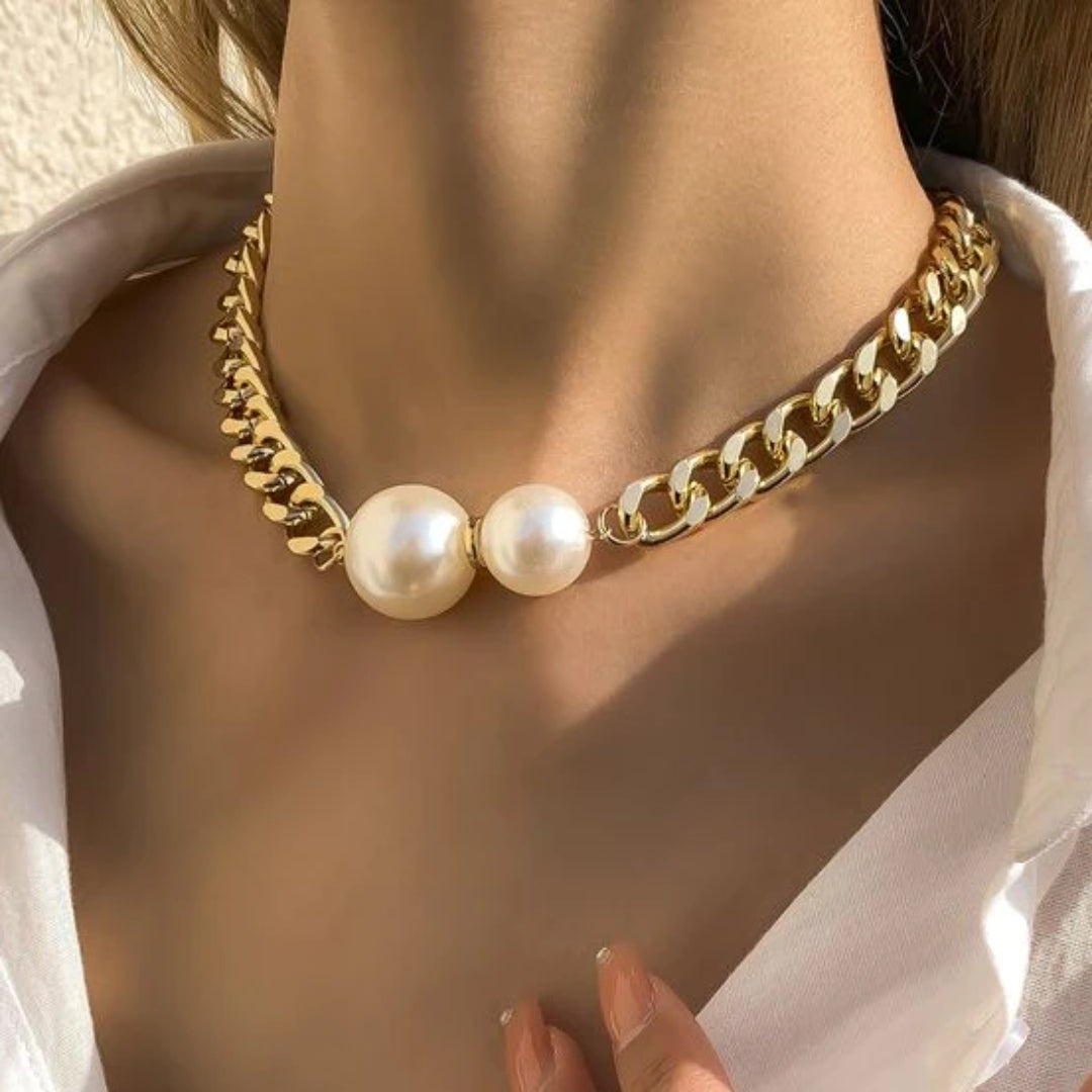 Elegante goldene Doppelperlenkette