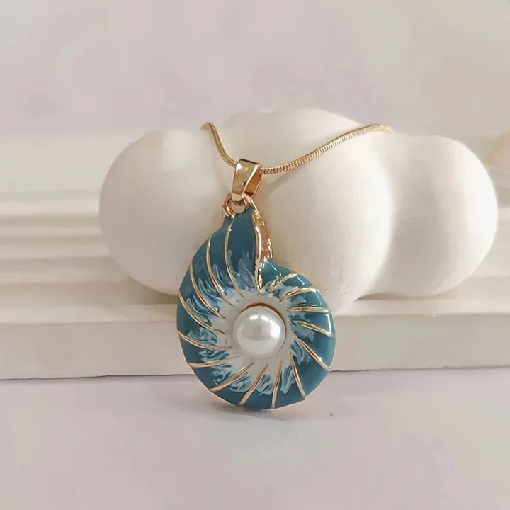Perlblaue Muschelhalskette